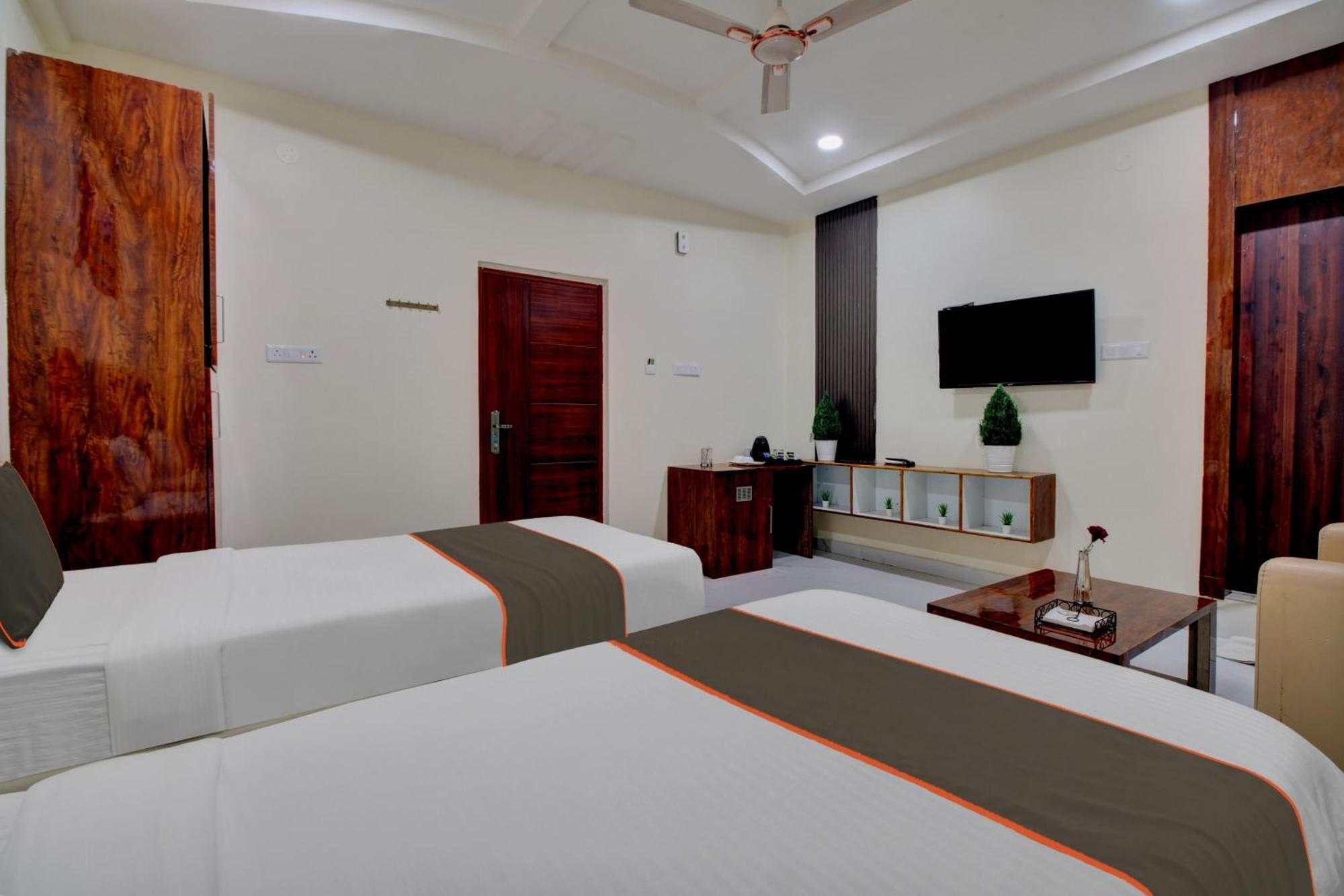 Collection O Hotel Mango Tree Khammam Exterior foto